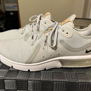 Nike Women's Sneakers - White and Cream